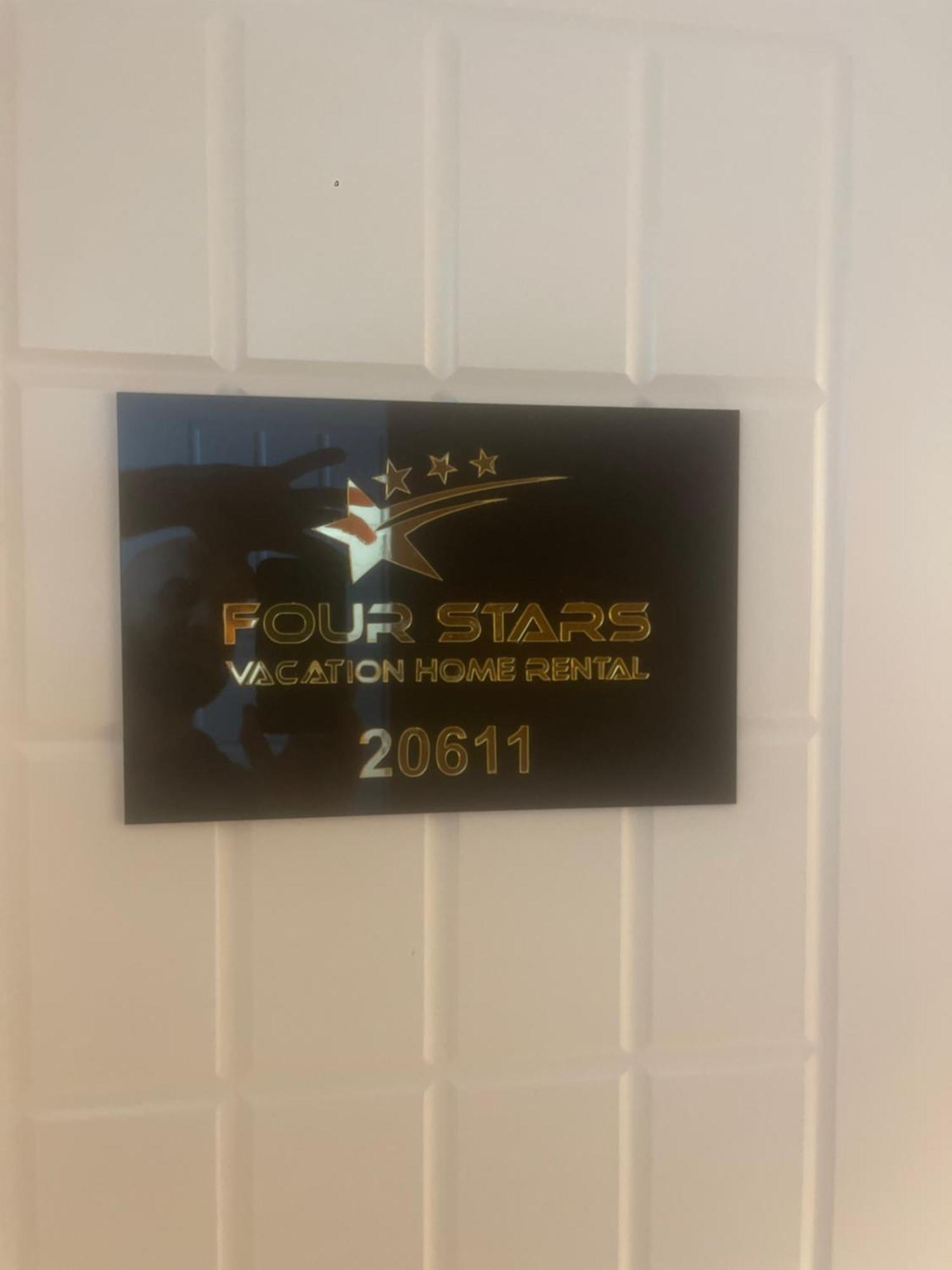 Four Stars Hostel Dubai Bagian luar foto