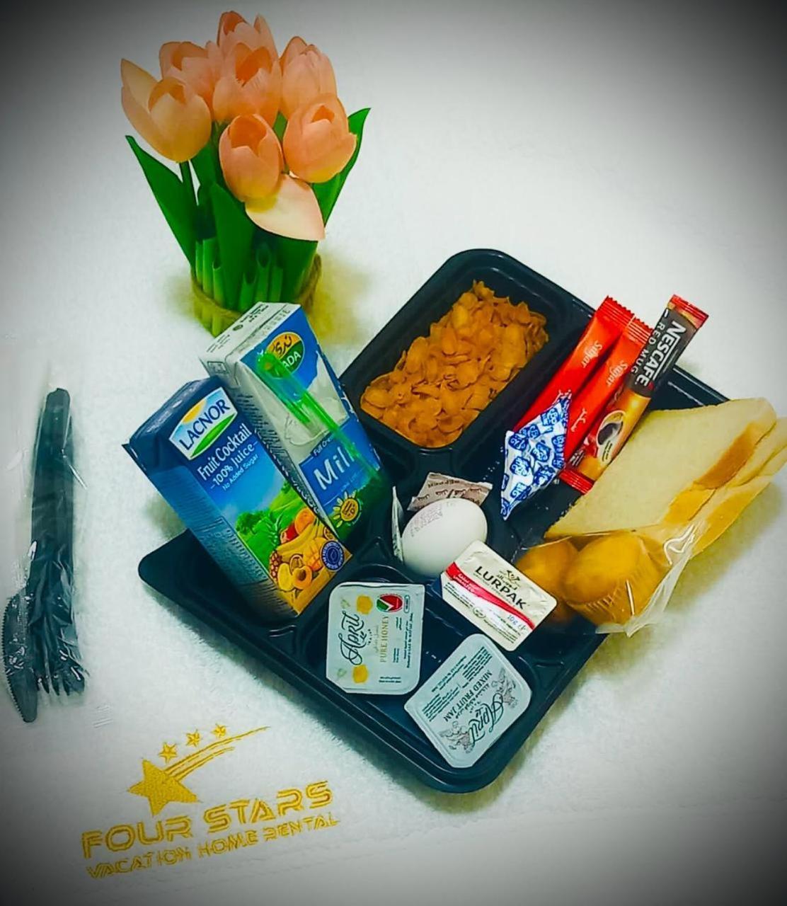 Four Stars Hostel Dubai Bagian luar foto