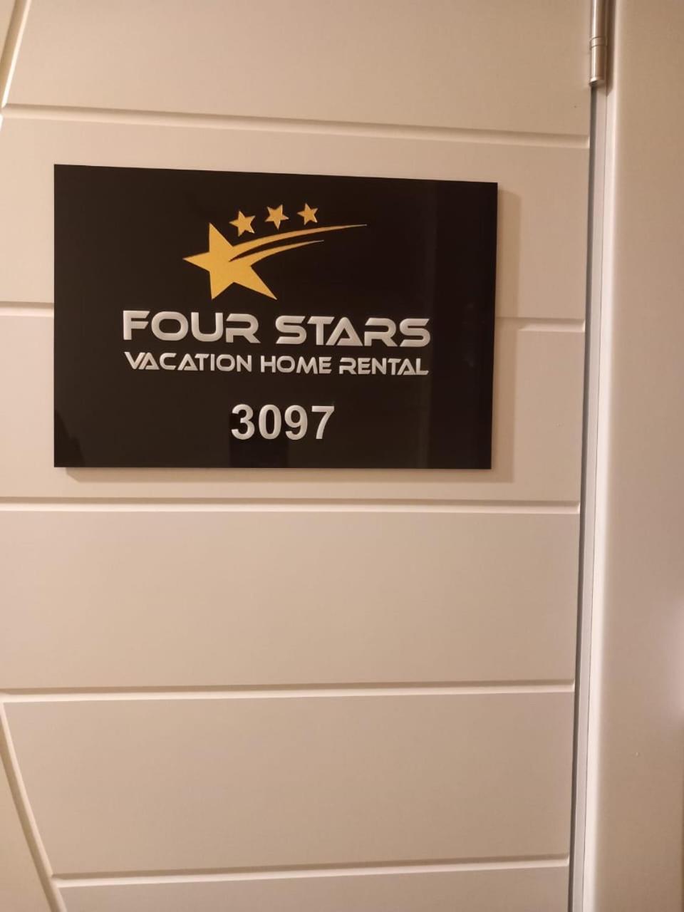 Four Stars Hostel Dubai Bagian luar foto