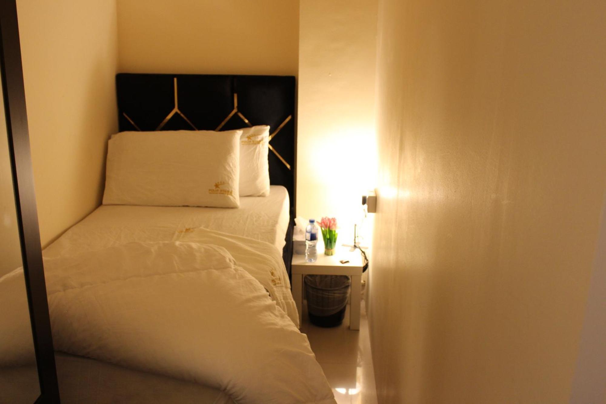 Four Stars Hostel Dubai Bagian luar foto