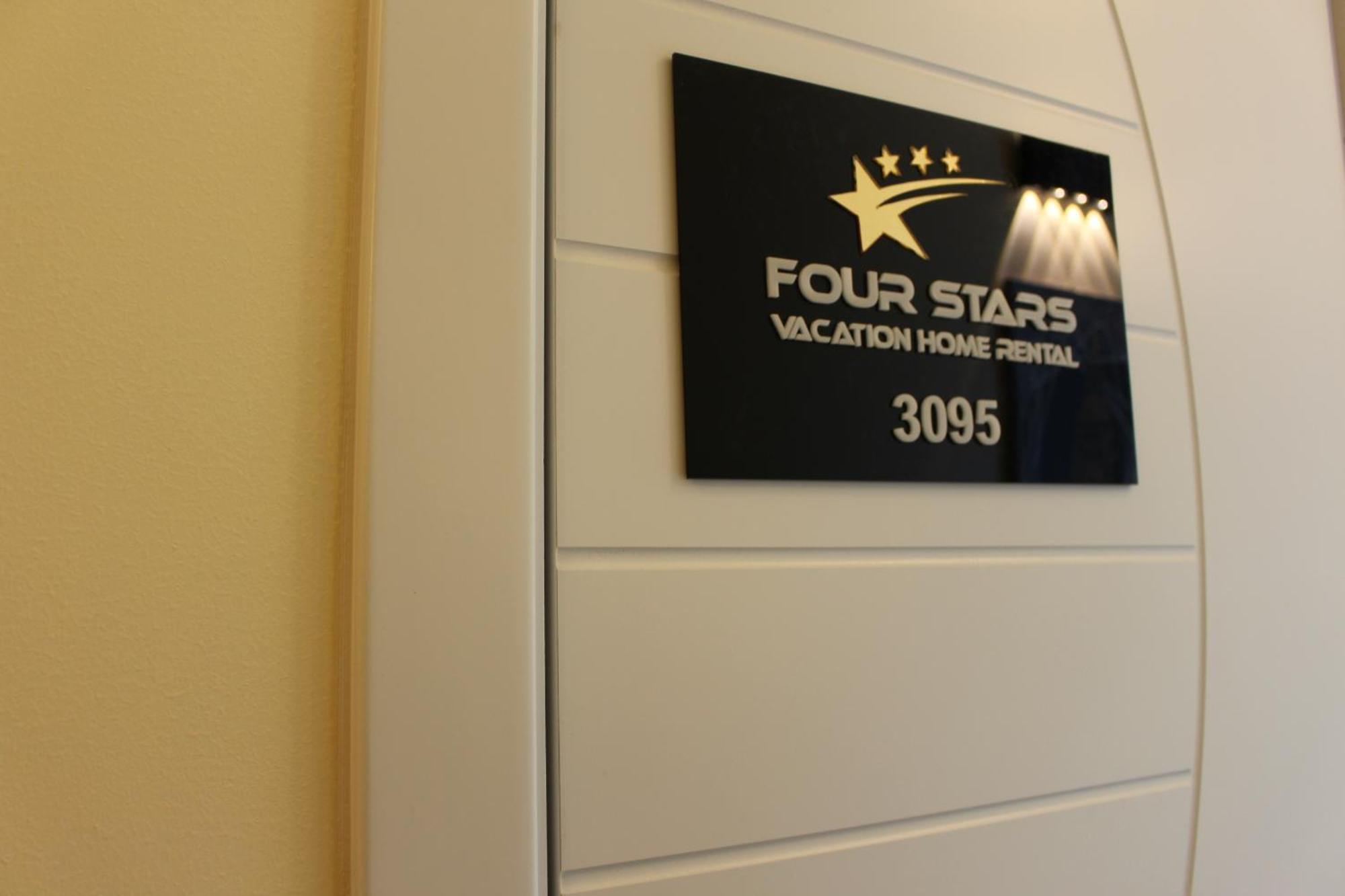 Four Stars Hostel Dubai Bagian luar foto